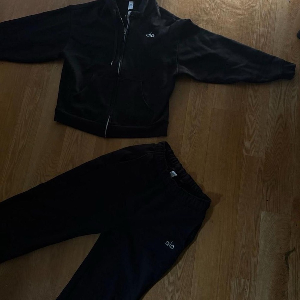 ALO Yoga Black Zip Up Sweater
